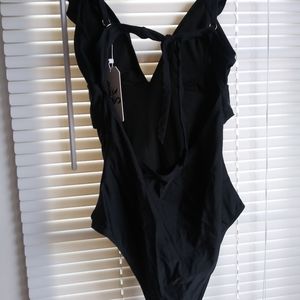 Black 1pc swimsuit